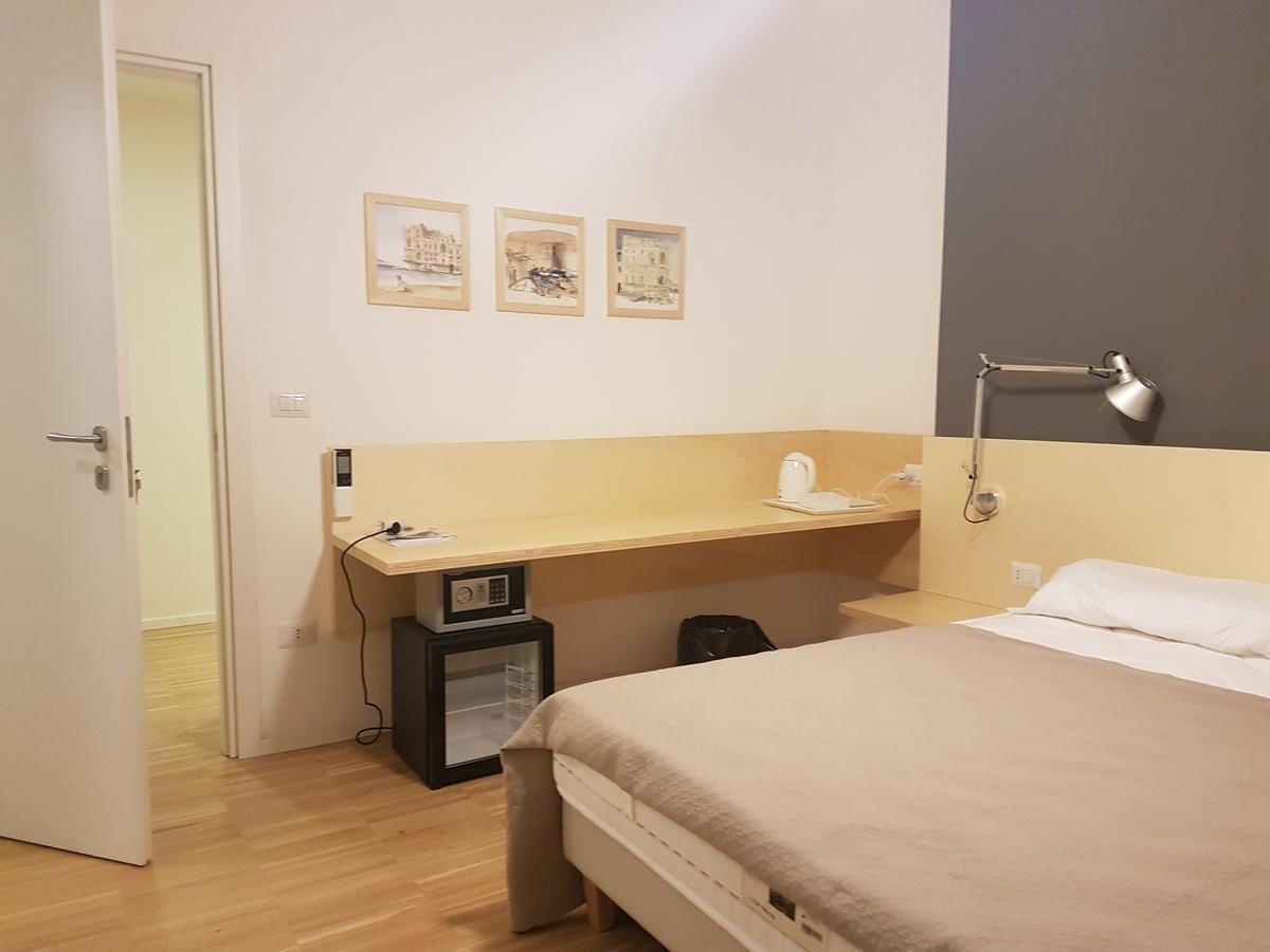 Le Stanze Di Piazza Dei Martiri Bed & Breakfast Napoli Bagian luar foto