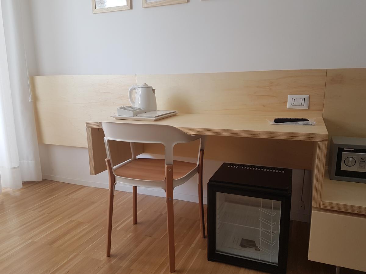 Le Stanze Di Piazza Dei Martiri Bed & Breakfast Napoli Bagian luar foto
