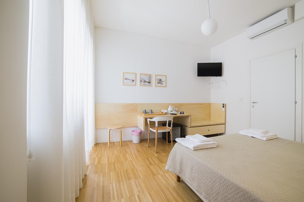 Le Stanze Di Piazza Dei Martiri Bed & Breakfast Napoli Bagian luar foto