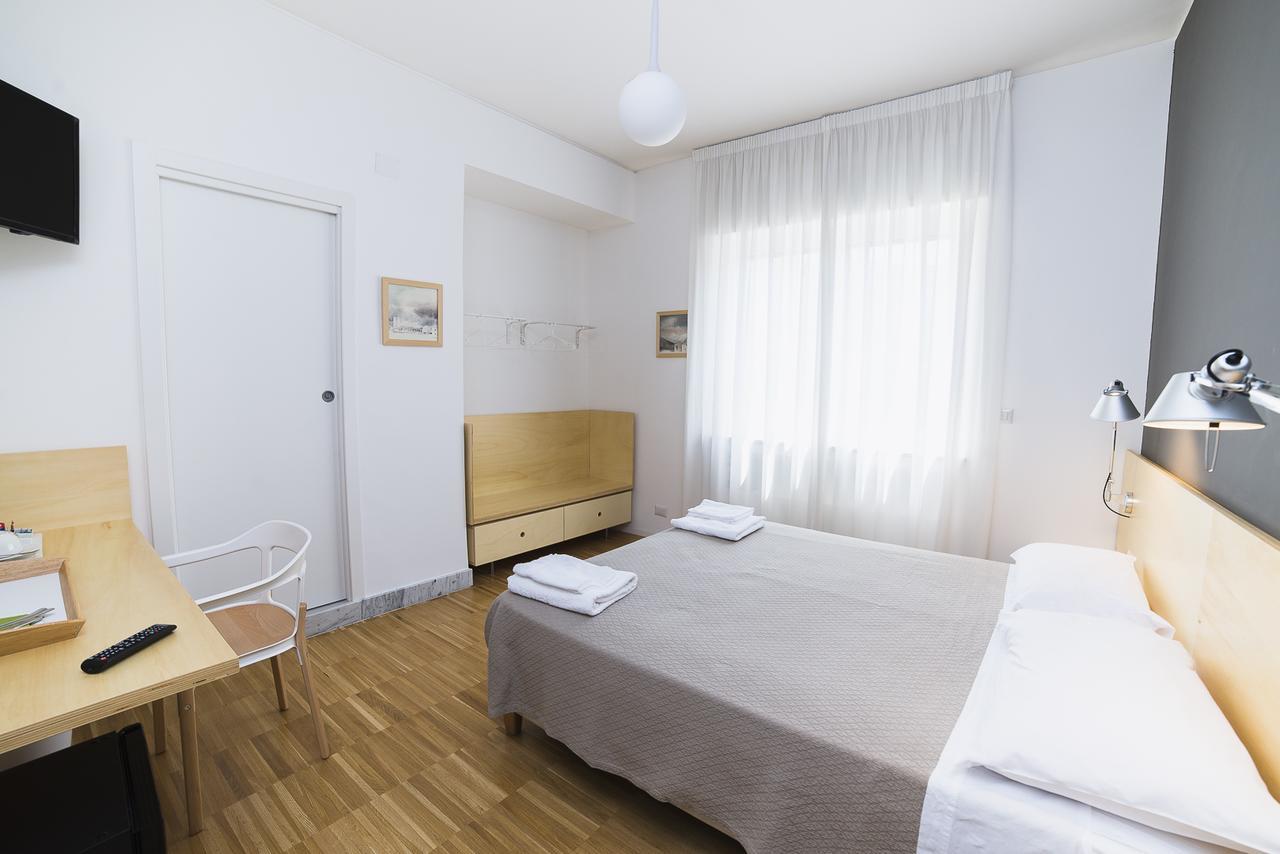 Le Stanze Di Piazza Dei Martiri Bed & Breakfast Napoli Bagian luar foto