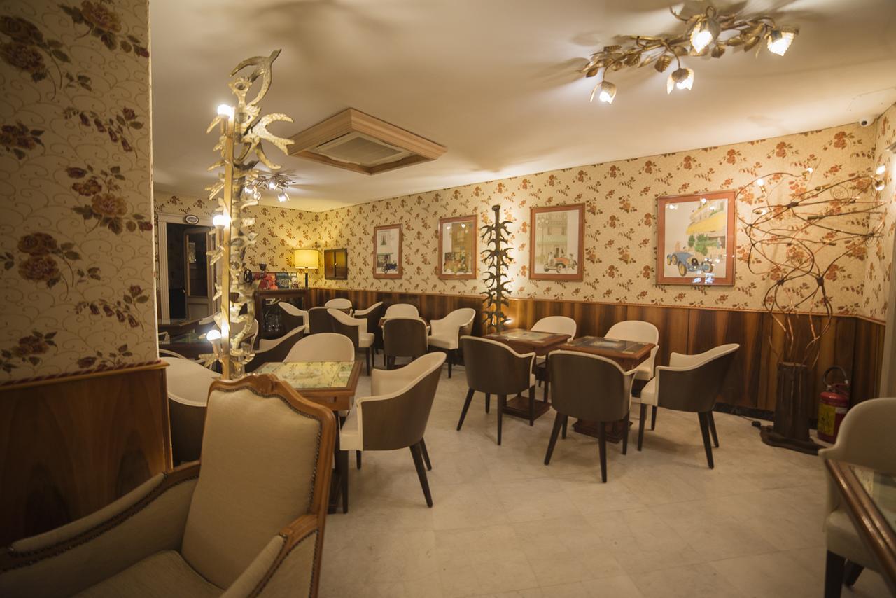 Le Stanze Di Piazza Dei Martiri Bed & Breakfast Napoli Bagian luar foto