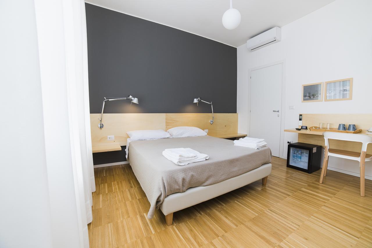 Le Stanze Di Piazza Dei Martiri Bed & Breakfast Napoli Bagian luar foto