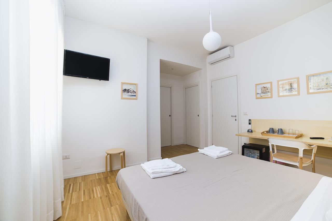 Le Stanze Di Piazza Dei Martiri Bed & Breakfast Napoli Bagian luar foto
