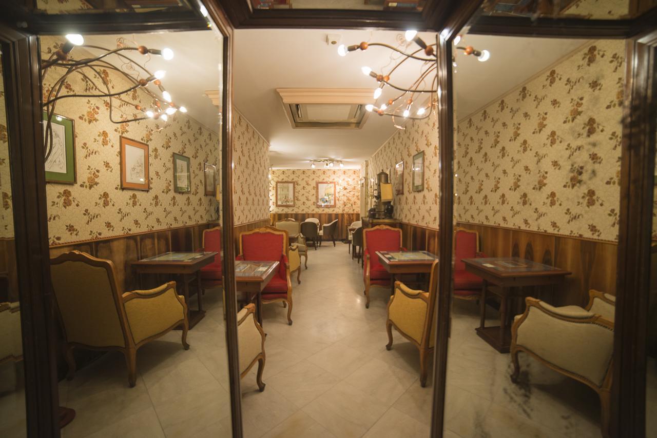 Le Stanze Di Piazza Dei Martiri Bed & Breakfast Napoli Bagian luar foto