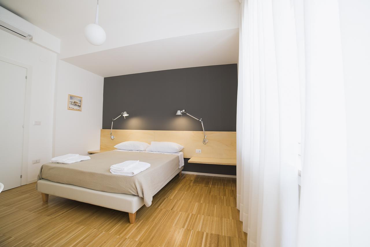Le Stanze Di Piazza Dei Martiri Bed & Breakfast Napoli Bagian luar foto