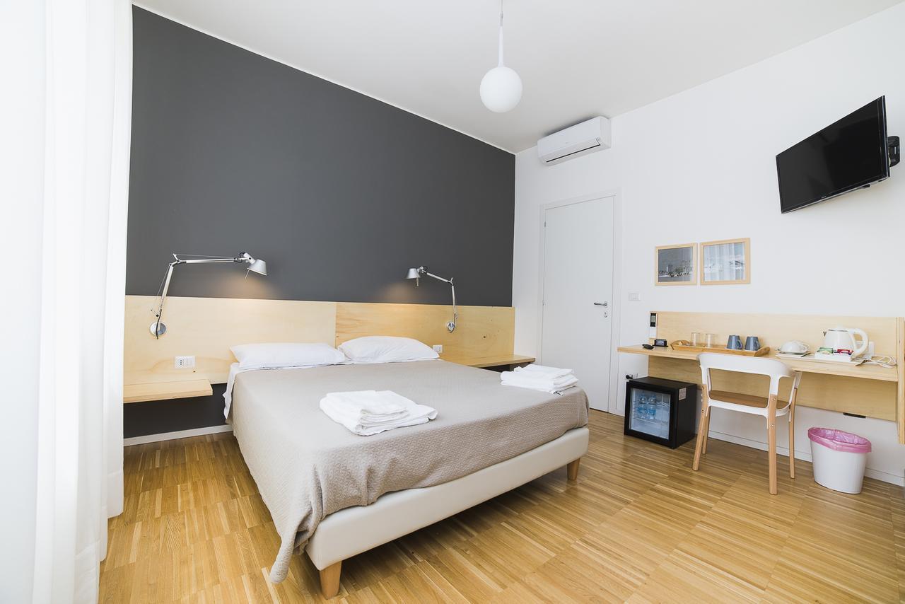 Le Stanze Di Piazza Dei Martiri Bed & Breakfast Napoli Bagian luar foto