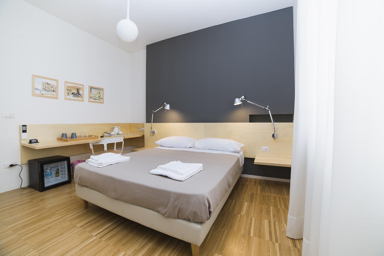 Le Stanze Di Piazza Dei Martiri Bed & Breakfast Napoli Bagian luar foto
