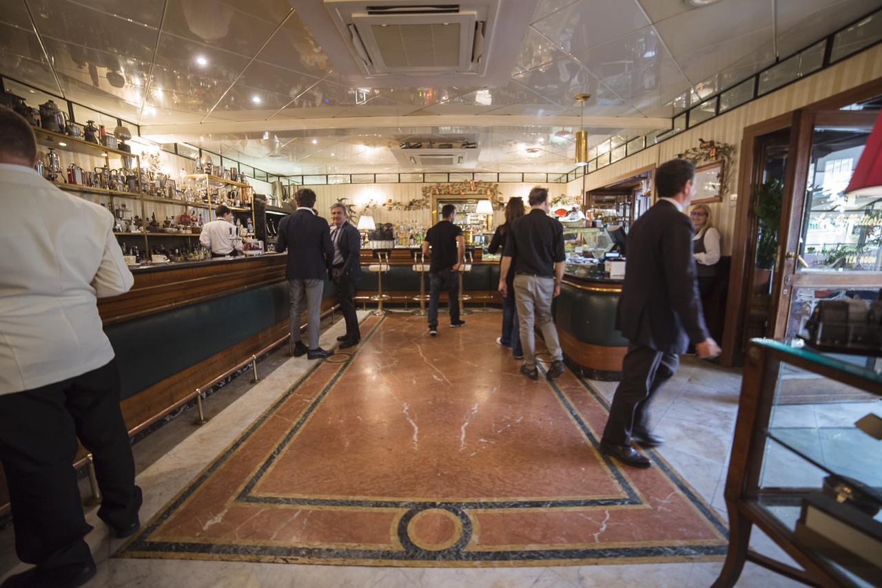 Le Stanze Di Piazza Dei Martiri Bed & Breakfast Napoli Bagian luar foto