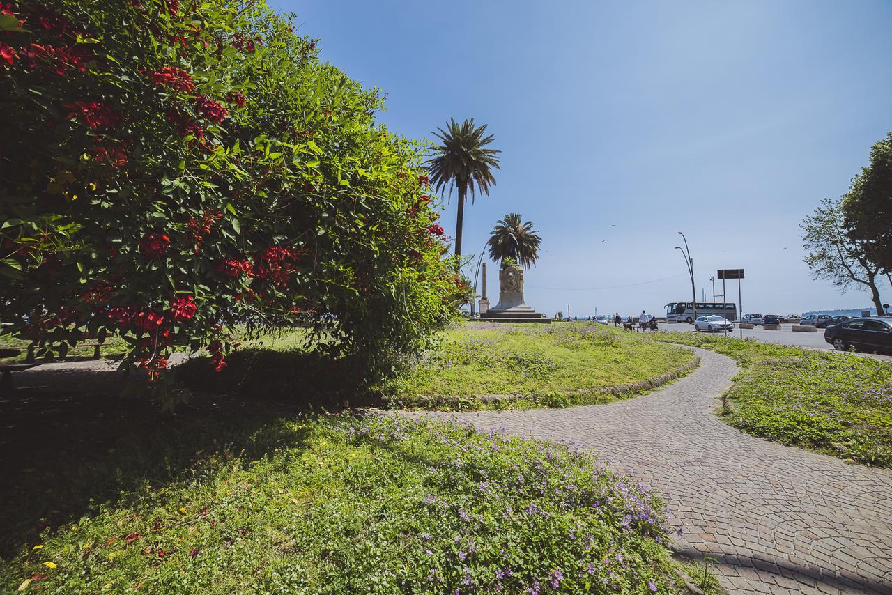Le Stanze Di Piazza Dei Martiri Bed & Breakfast Napoli Bagian luar foto