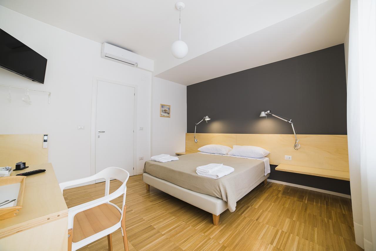 Le Stanze Di Piazza Dei Martiri Bed & Breakfast Napoli Bagian luar foto