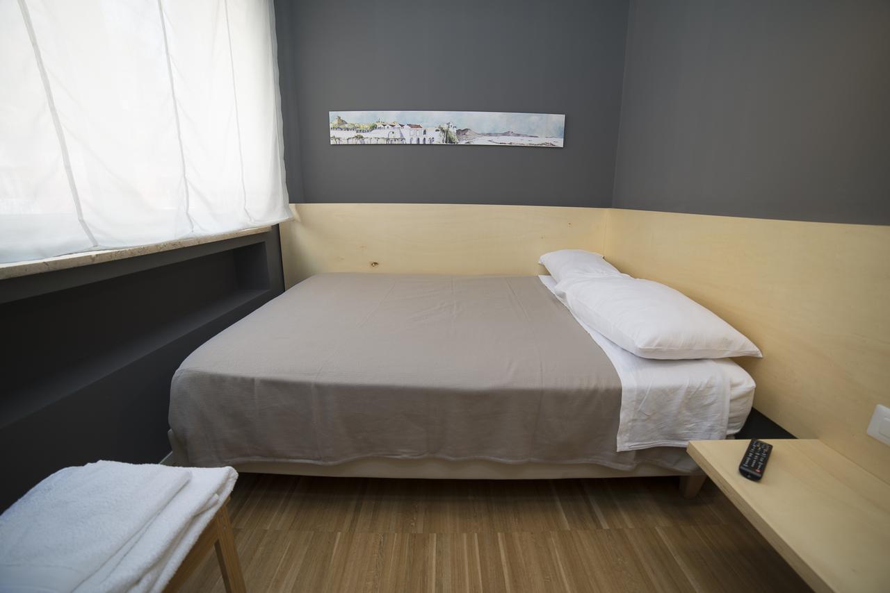 Le Stanze Di Piazza Dei Martiri Bed & Breakfast Napoli Bagian luar foto