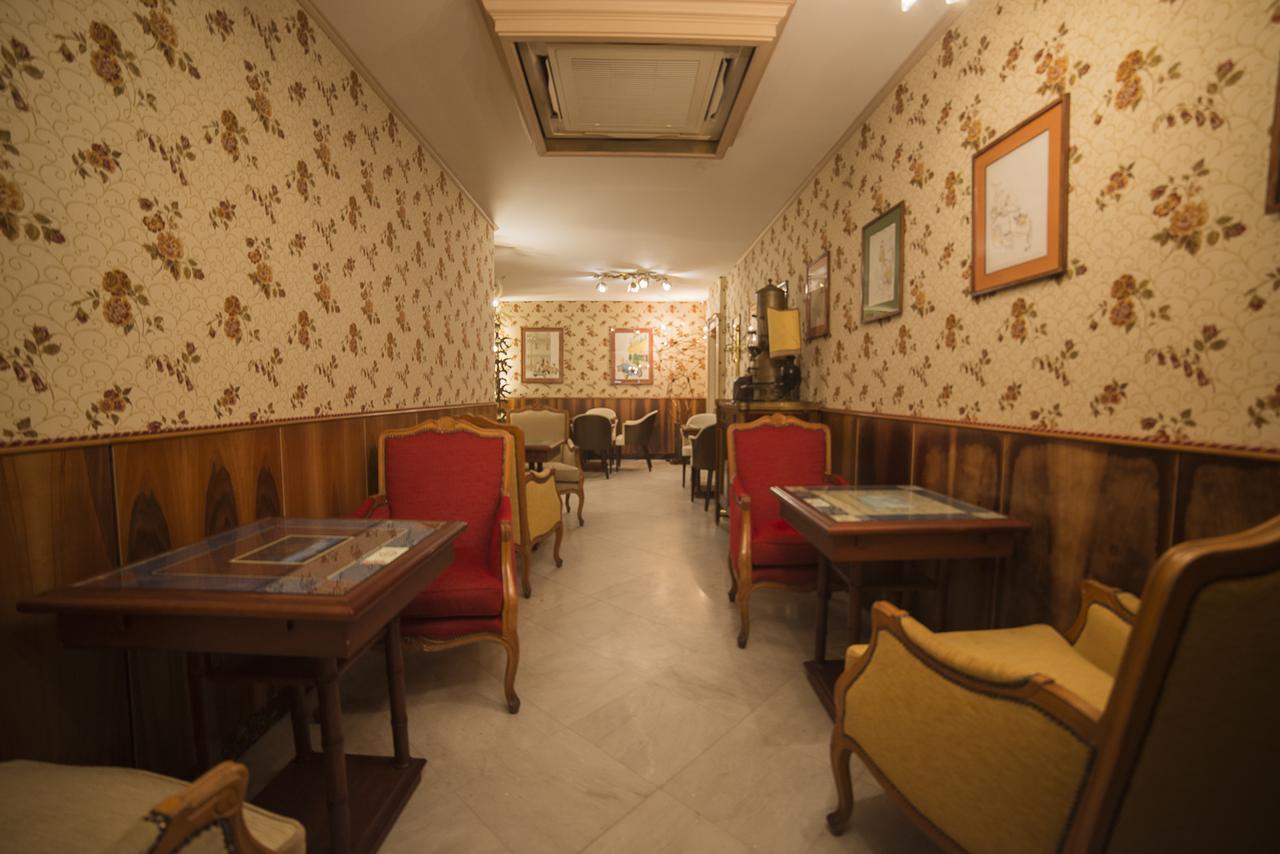 Le Stanze Di Piazza Dei Martiri Bed & Breakfast Napoli Bagian luar foto