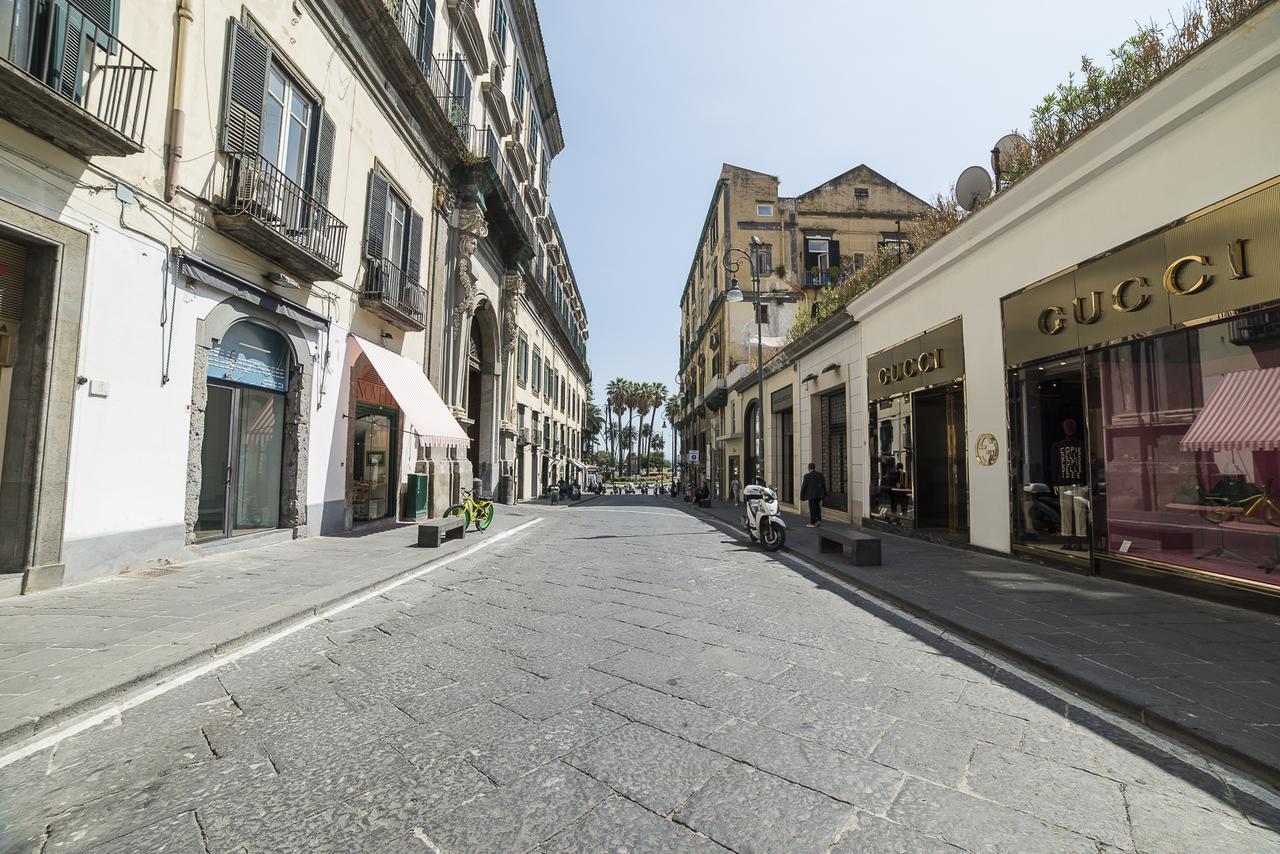 Le Stanze Di Piazza Dei Martiri Bed & Breakfast Napoli Bagian luar foto