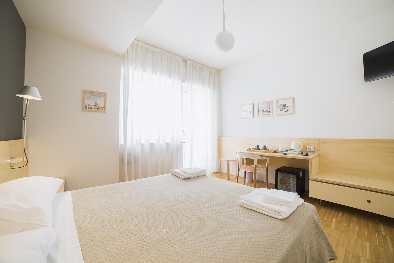 Le Stanze Di Piazza Dei Martiri Bed & Breakfast Napoli Bagian luar foto