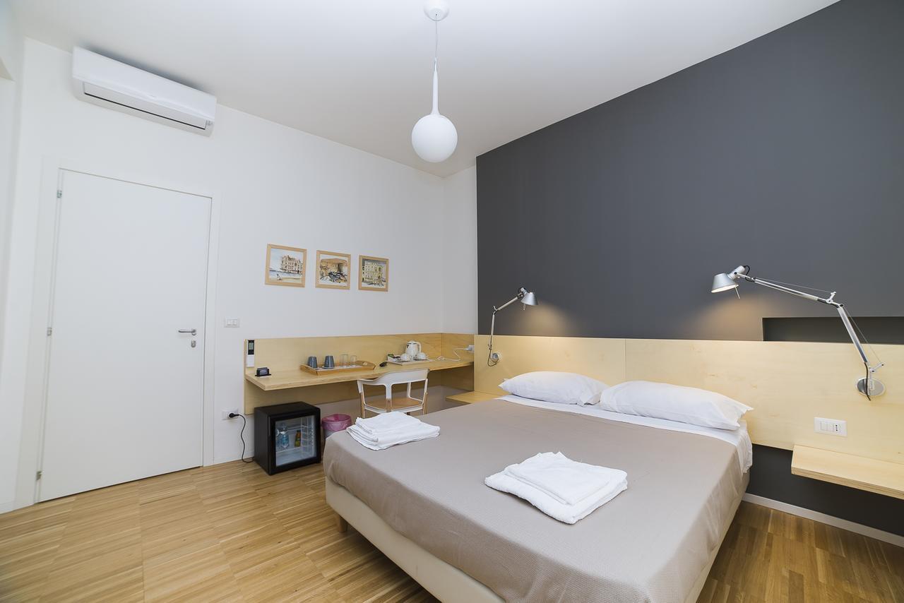 Le Stanze Di Piazza Dei Martiri Bed & Breakfast Napoli Bagian luar foto